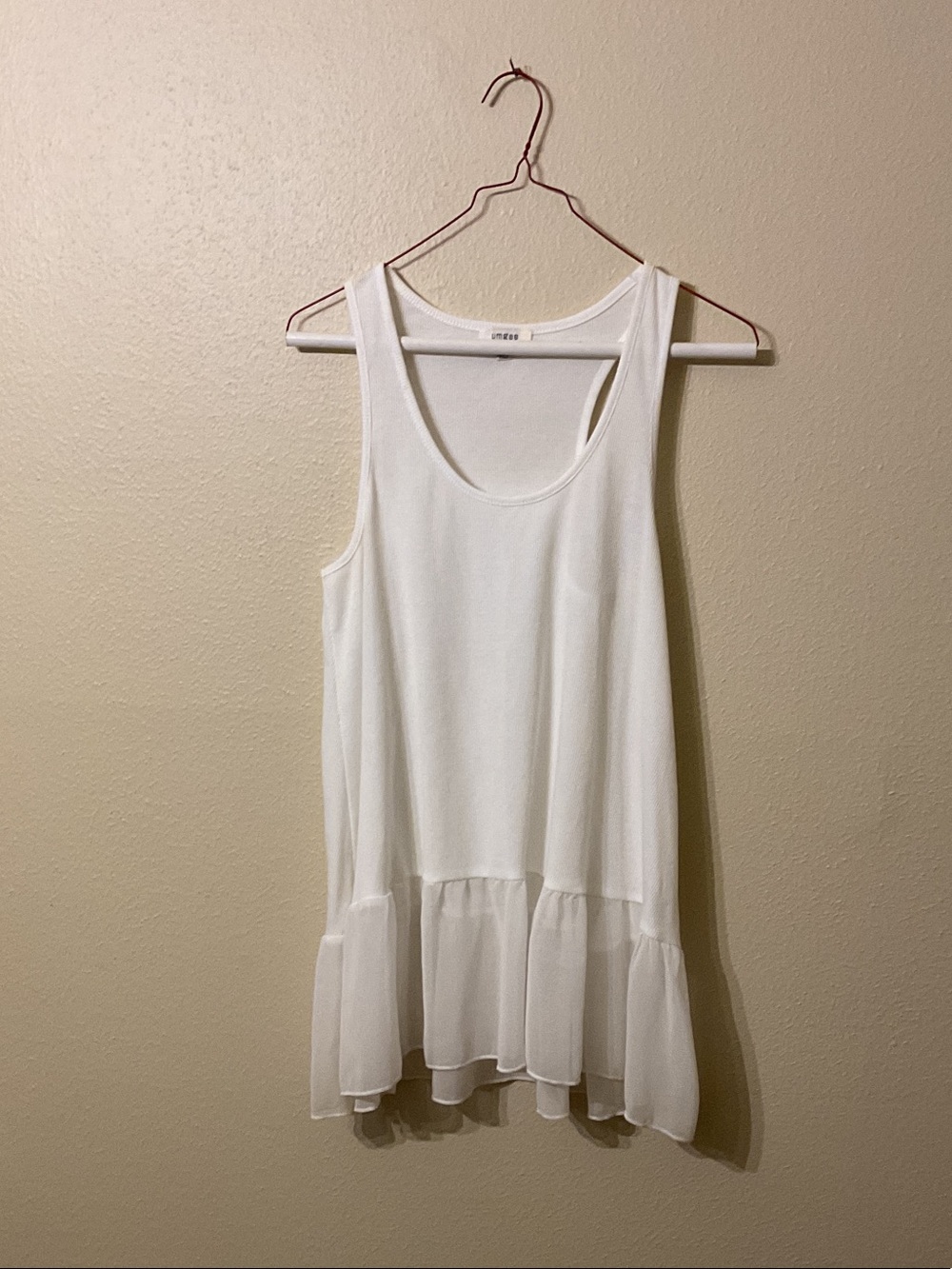 Umgee USA White Ruffled Hem Sleeveless Tank Top Size L